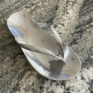 Mariposa ‘Flip Flop Sever’ retired